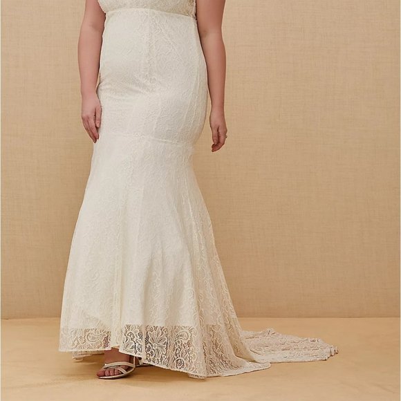 TORRID Ivory Lace Beaded Sleeveless Mermaid Wedding Dress SIZE 16 - Picture 3 of 8